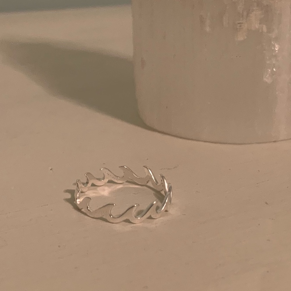 Wave ring